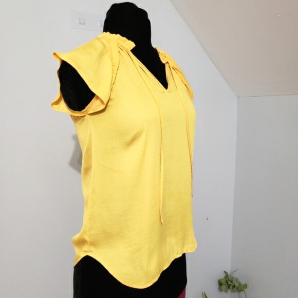 Loft yellow ruffled capped sleeve V Neck Top XSP - Picture 2 of 11